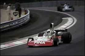 Qui est le constructeur de cette voiture de 1974 ?