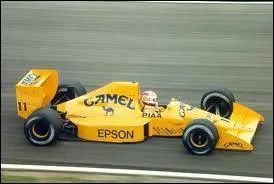 Qui est le constructeur de cette voiture de 1989 ?