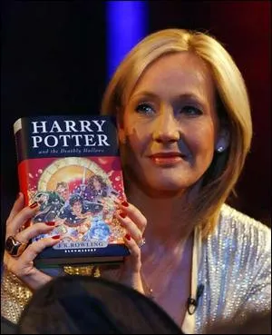 Quel est le nom complet de JK Rowling ?