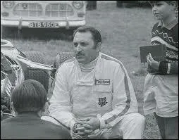 De quelle nationalit est Jo Schlesser ?