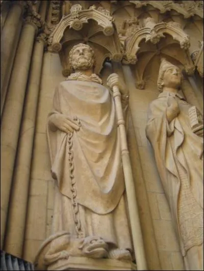 Quel monstre messin est reprsent sur cette statue de la cathdrale ?
