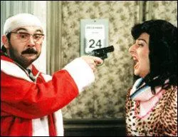 Comment s'appelle l'association de soutien dans laquelle se droule Le Pre Nol est une ordure ?