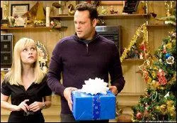 Pourquoi Vince Vaughn et Reese Witherspoon sont-ils contraints de fter quatre fois Nol, dans Tout sauf en famille, en 2008 ?