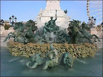 Organise chaque 1er dimanche du mois l'opration 'Dimanche  Bordeaux' est une journe sans :