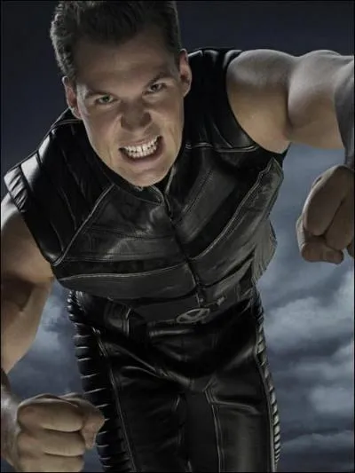 Il peut transformer sa peau en acier :