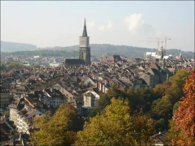 Quelle capitale est ici survole ?