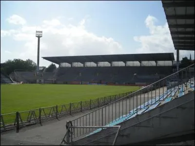Quel est ce stade o joue Lorient ?