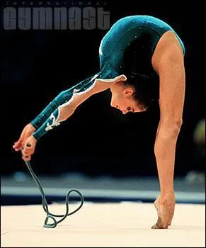 Quelle discipline cette fille pratique-t-elle ?