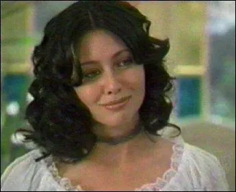 Dans quelle saison sommes-nous d'après la coiffure de Prue ?