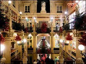 Quel est le nom de cette galerie marchande du centre de Nantes, classe monument historique en 1976, qui servit de dcor  plusieurs films de Jacques Demy ?