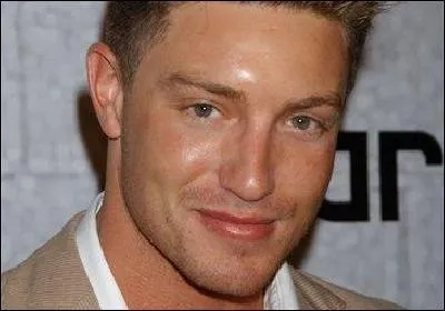 On dit que dans la vie, il est vraiment condamné, mais pour quoi ?