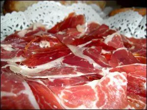Quel jambon cru est d'origine espagnole ?