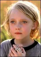 Dakota est ensuite repre par Spielberg pour tenir l'un des rles principaux d'une srie vnement qu'il produit. Laquelle ?