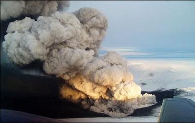 Monde : où se trouve ce volcan au nom imprononçable qui a paralysé plusieurs avions ?