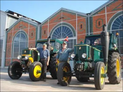 Combien de tracteurs se sont rassembls  Vierzon en juin ?