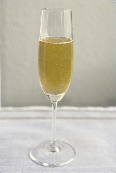 Outre la coupe, dans quel type de verre boit-on gnralement du champagne ?