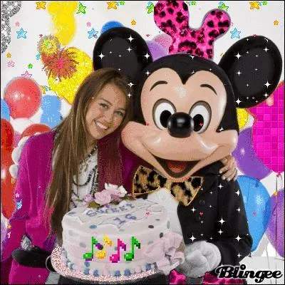 Avec qui est-elle sortie en 2005 ?