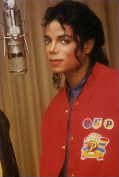 En ne comptant pas ses albums posthumes, combien a-t-il sorti d'albums solo ?