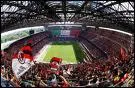 Sport. Stade dans lequel volue le Milan AC et l'Inter de Milan, il porte le nom de Giuseppe Meazza, mais on le connait aussi sous le nom de...