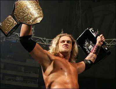 Comment s'appelle ce catcheur ?