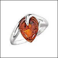 Quelle pierre est sertie sur cette bague ?