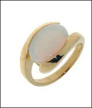 Quelle pierre est sertie sur cette bague ?