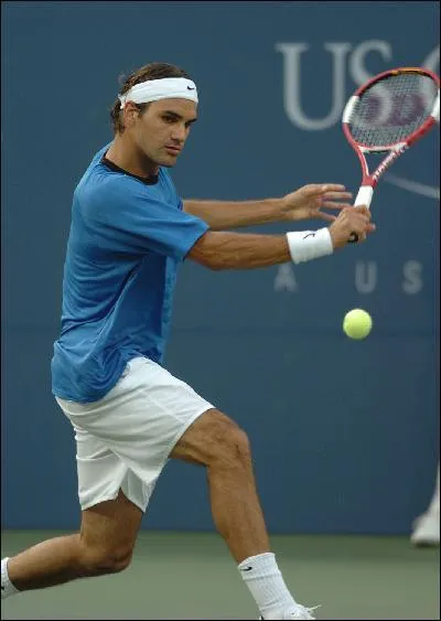 Quels furent (dans l'ordre) les adversaires des finales des trois Grands Chelems en 2004 que Federer gagna cette anne la ?