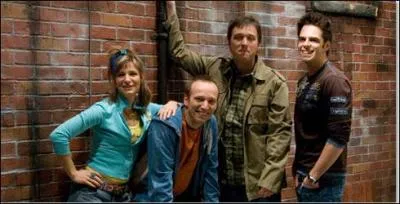 Depuis que Sophie sort avec Max, qui est l'ennemi(e) de Sophie ?