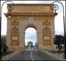 Arc de triomphe de Montpellier; A Paris, sur quelle place se trouve l'Arc de Triomphe ?
