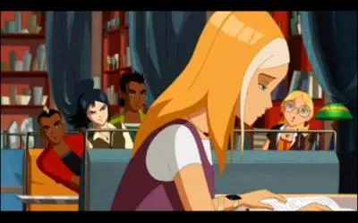 Tara est amoureuse de ...