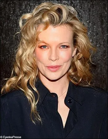Kim Basinger - Dans quel film entretient-elle une relation torride avec l'acteur Mickey Rourke ?