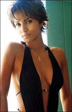 Halle Berry - Dans quel film est-elle accuse du meurtre de son mari et dont elle n'a aucun souvenir ?