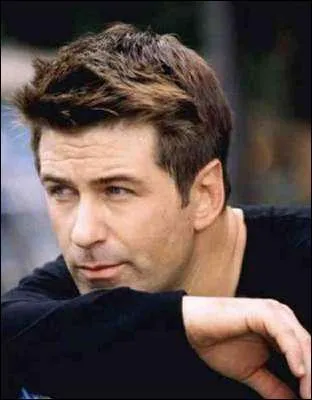 Alec Baldwin - Avec quelle actrice joue-t-il dans le film 'Beetlejuice' de Tim Burton ?