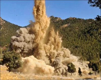 Quel groupe terroriste est responsable de multiples attaques au Pakistan ?