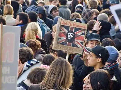 Pourquoi les tudiants britanniques ont-ils violemment manifest ces dernires semaines ?