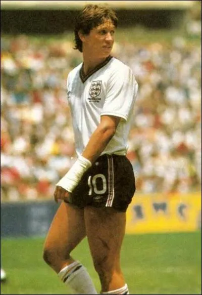 Etre allemand : 'Football is a simple game : 22 men chase a ball for 90 minutes and at the end, the Germans win', dixit Gary Lineker. Quand l'attaquant anglais pronona t-il ces mots ?