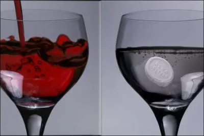 Quand on dit d'un vin qu'il est 'quilibr ' cela signifie qu'il... .