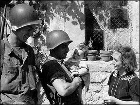 La fte des mres est proclame officiellement aux Etats-Unis en 1914 (Mother's Day). Comment a-t-elle t popularise en France ?