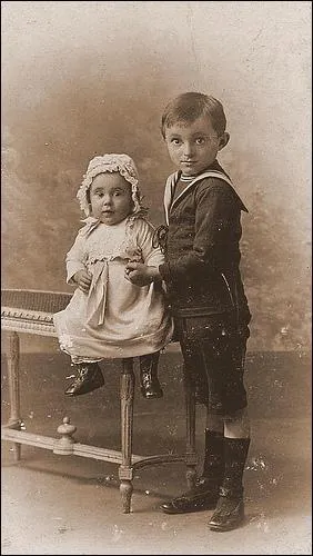 En 1920, les commissions parlementaires franaises hsitaient entre la cration d'une 'fte des mres' et ...