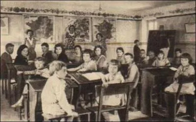 Le ministre de l'ducation de l'poque appuya le Marchal Ptain par une lettre au corps enseignant, stipulant que ...