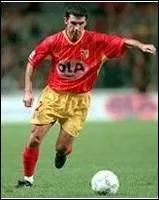 Sikora est alors l'un des meilleurs joueurs franais  son poste. Non slectionn pour le Mondial 1998, il attire cependant l'attention d'une grosse curie anglaise