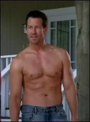 Dans la premire saison, Mike Delfino emmnage  Wisteria Lane pour dcouvrir ce qui est arriv  son ancienne petite amie : Comment se nomme-t-elle ?