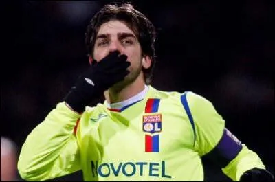 Le dernier coup franc marqu par Juninho  Gerland n'est pas le plus laid, loin de l C'tait en fvrier 2009, mais contre quelle quipe ?