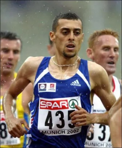 Quel ancien athlte franais, suspendu deux ans pour dopage en 2003, tenta une reconversion dans le football avec l'quipe du Havre AC en 2004 ?