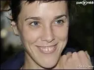 Dans quel pays a-t-elle chant grce  Cdric Gras ?