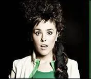 Qu'y tudie-t-elle surtout ?