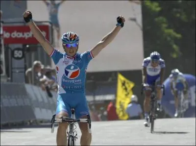 Le feuilleton de l'quipe Europcar, avec ses situations a conduit certains coureurs  contracter avec d'autres quipes, c'est le cas de Pierrick Fdrigo. Dans quelle quipe va t-il voluer en 2011 ?