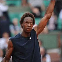 Tennisman fran&ccedil;ais r&eacute;put&eacute;. Il a d&eacute;j&agrave; &eacute;t&eacute; class&eacute; dans les 10 premiers mondiaux. Qui est-il ?