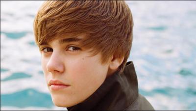 De quelle couleur sont les yeux de Justin Bieber ?