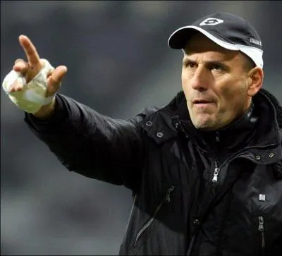 Champion avec Bordeaux en 1999 ... .